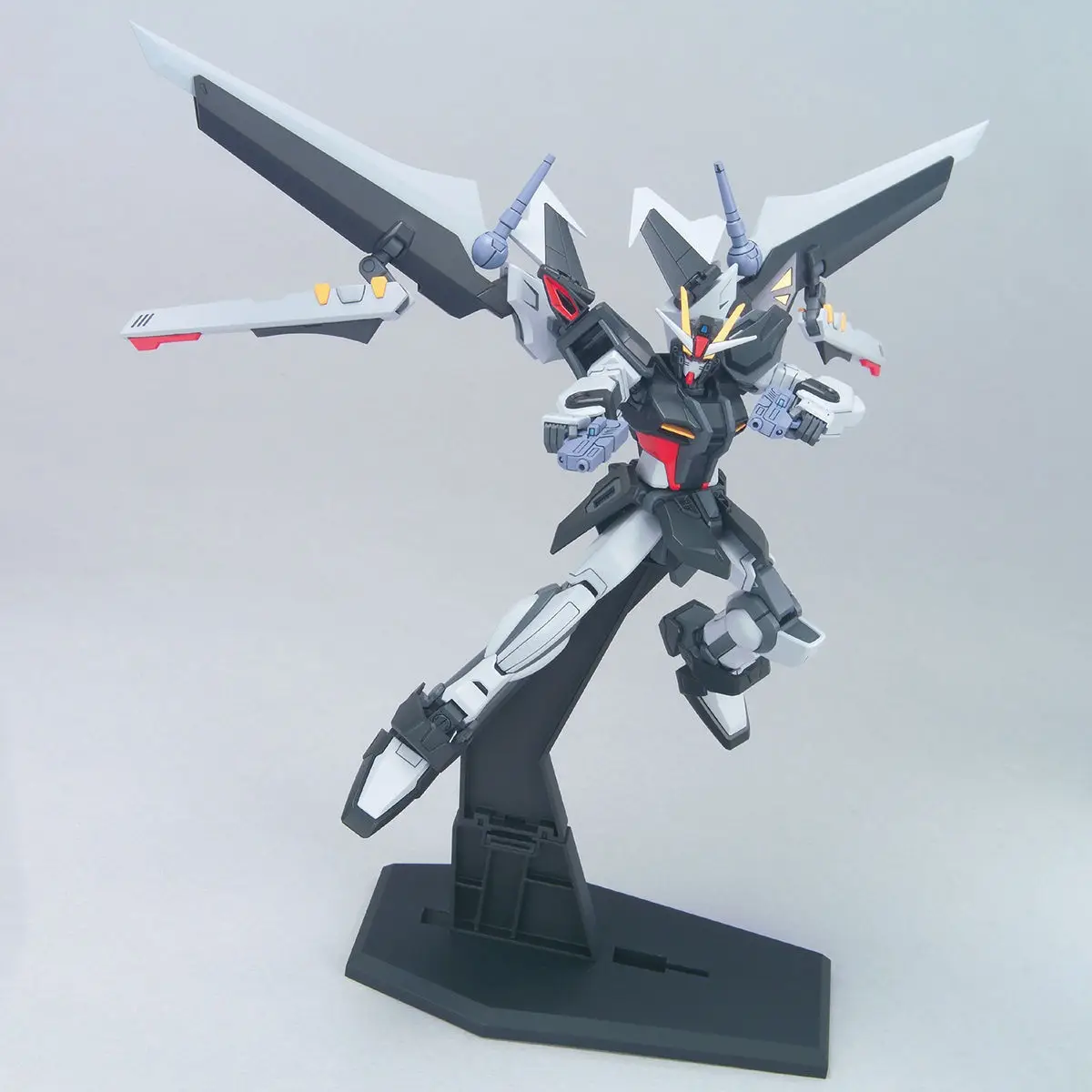 Mô hình Gundam HG 1/144 GAT-X105E Strike Noir Gundam - Bandai